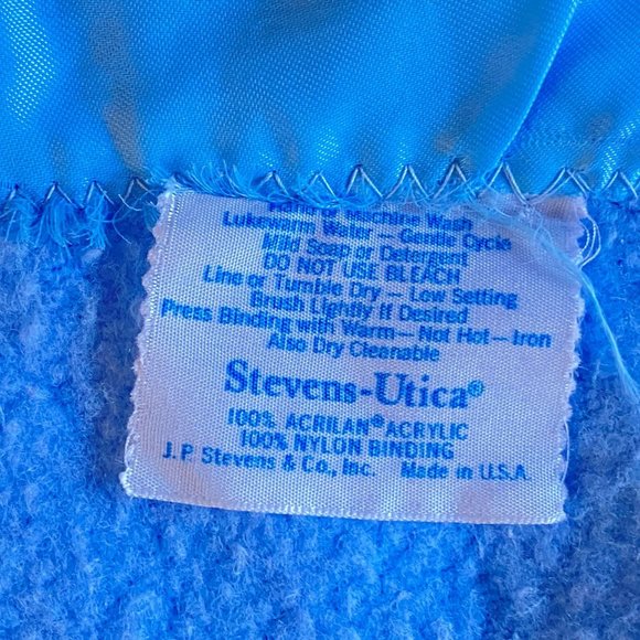 Vintage Stevens-Utica Light Blue Blanket USA Made Satin Feel Trim 83 X 67.5 IN - Picture 5 of 7